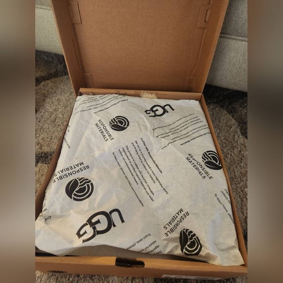 NEW UGG® Australia Classic Heritage Bow Boots - Suede - Picture 13 of 14